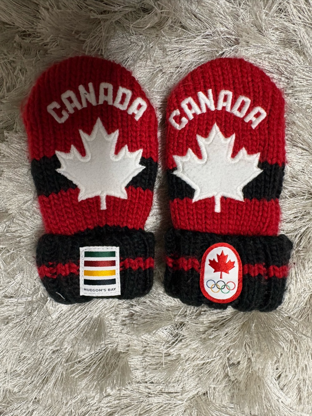 HBC 🇨🇦 Canada Maple Leaf Knit Mittens with Olympic Patch Baby